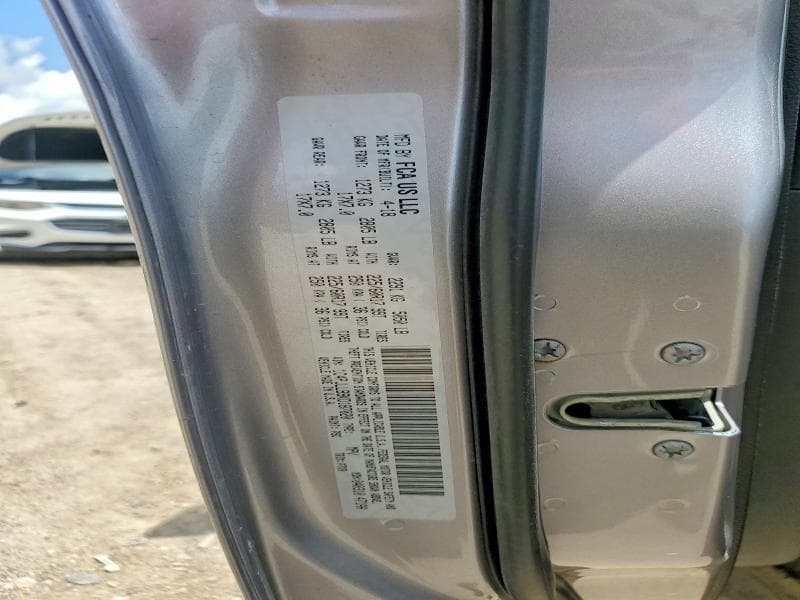 2019 JEEP CHEROKEE 13