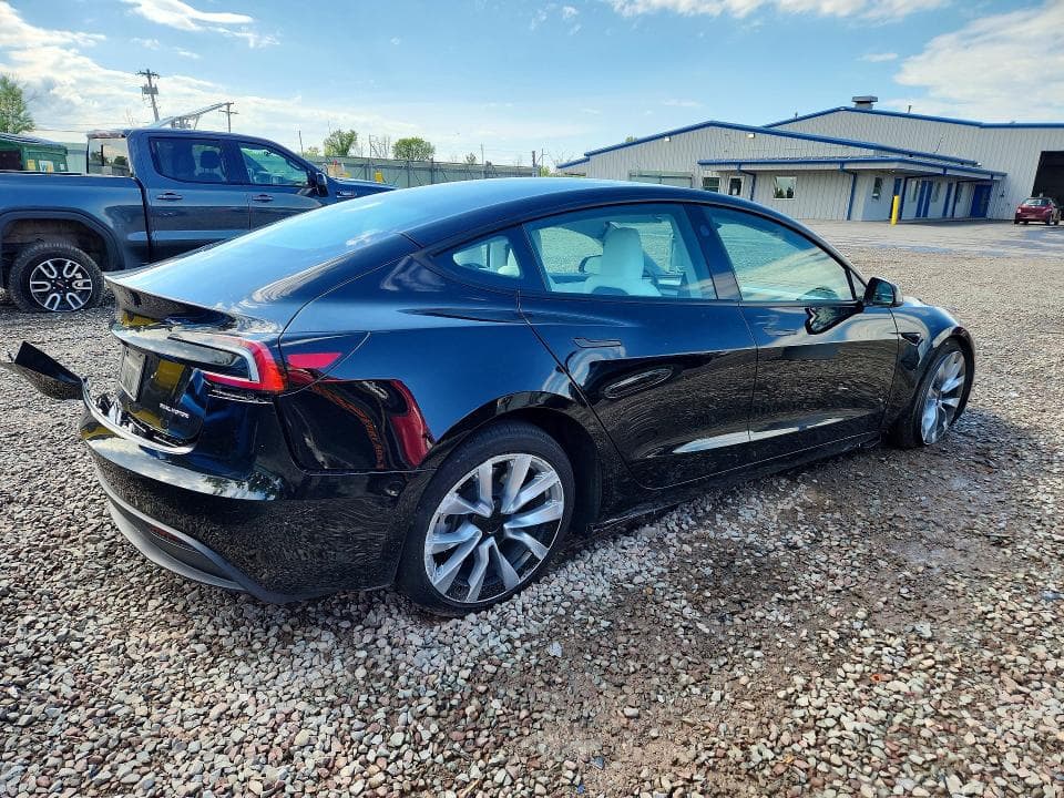 2025 TESLA MODEL 3 3