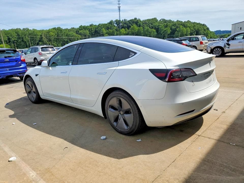 2018 TESLA MODEL 3 2