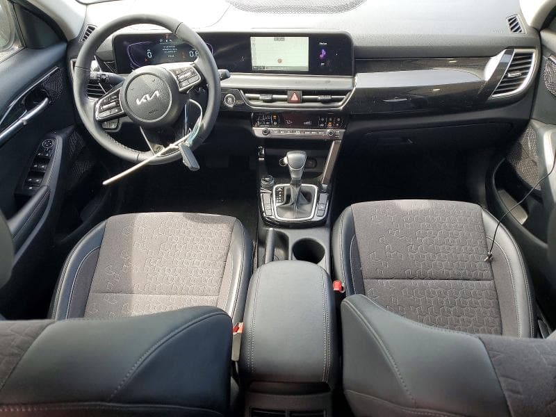 2025 KIA SELTOS S 8