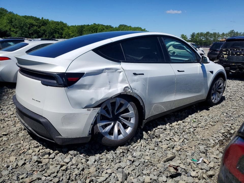 2026 TESLA MODEL Y 3
