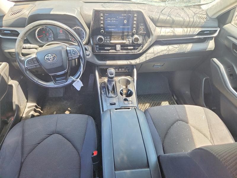 2020 TOYOTA HIGHLANDER LE 8