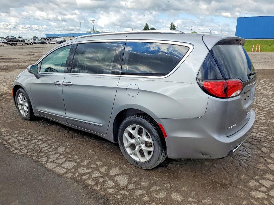 2017 CHRYSLER PACIFICA LX 2