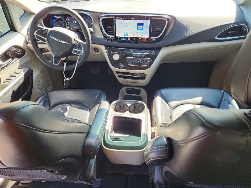 2023 CHRYSLER PACIFICA TOURING L 8