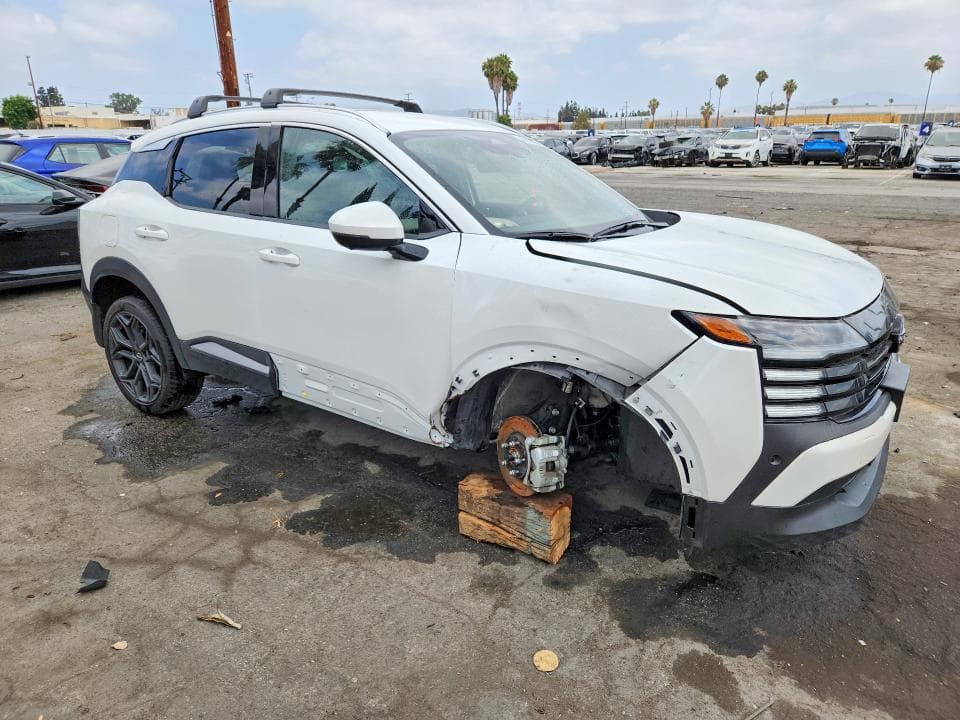 2025 NISSAN KICKS SR 4