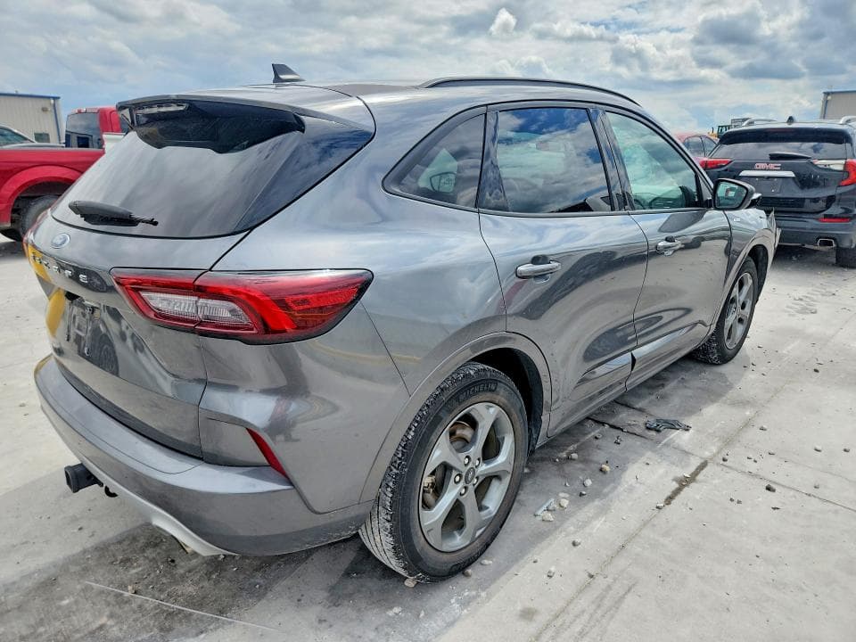 2024 FORD ESCAPE ST LINE 3