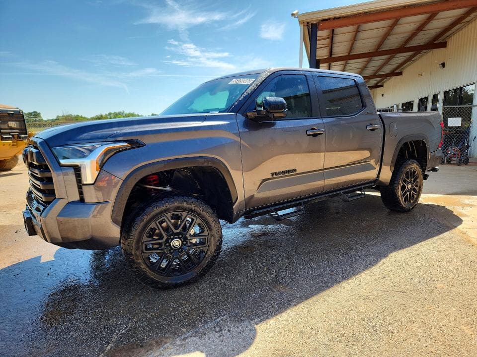 2025 TOYOTA TUNDRA
