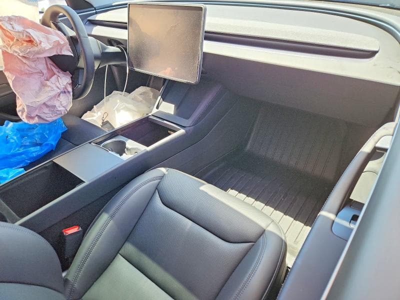 2026 TESLA MODEL 3 8