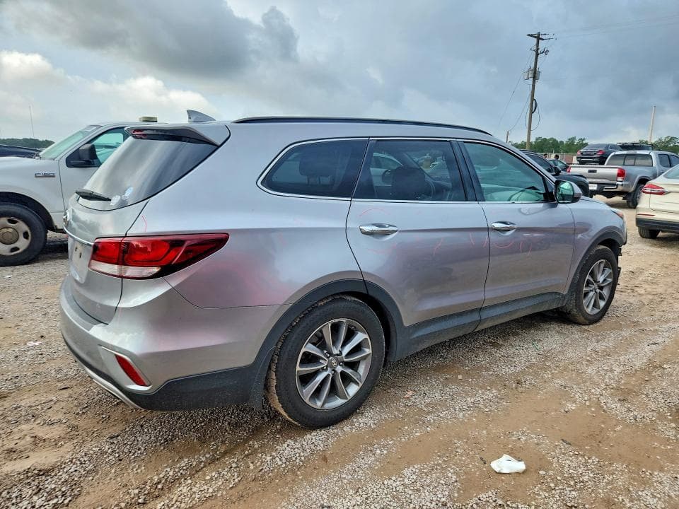 2017 HYUNDAI SANTA FE SE 3