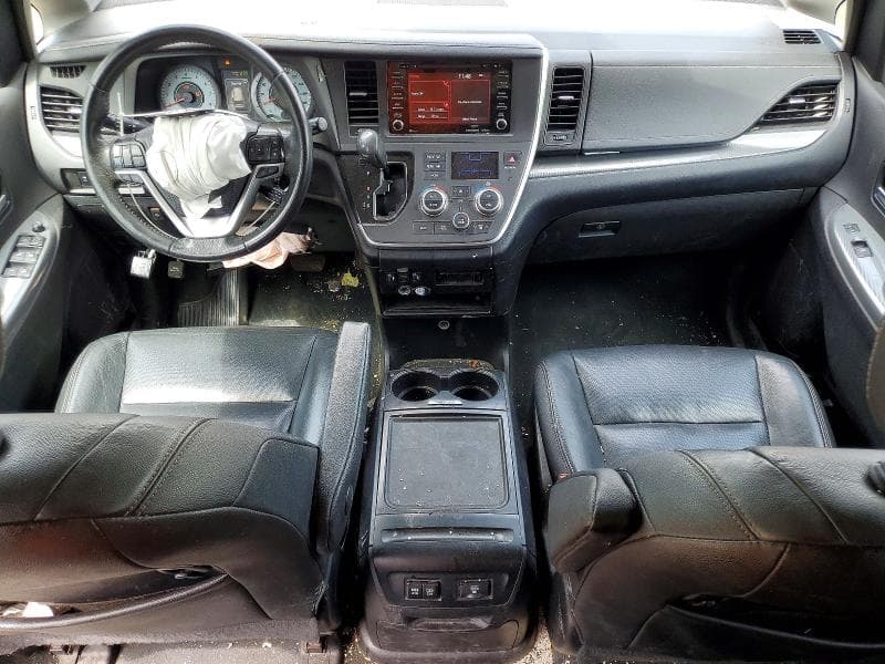 2020 TOYOTA SIENNA SE 8-PASSENGER 8