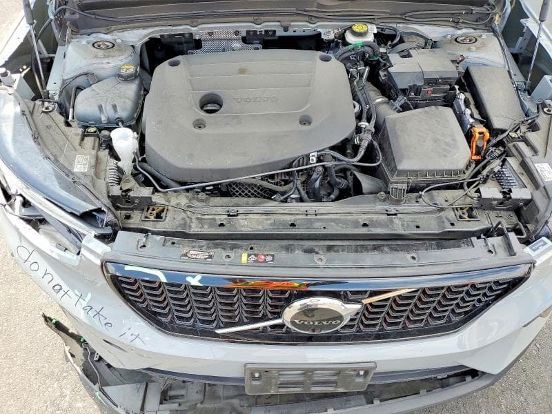 2024 VOLVO XC40 PLUS 12