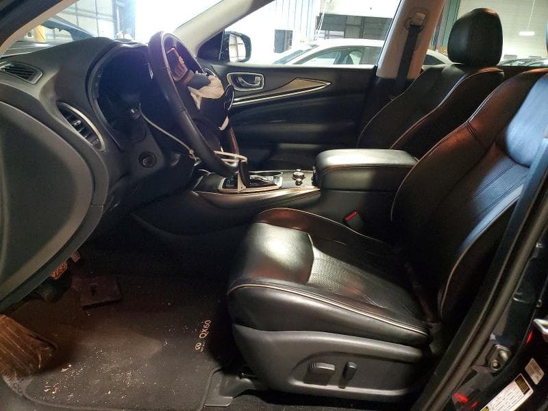 2017 INFINITI Q60 7