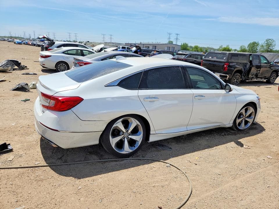 2018 HONDA ACCORD TOURING 3