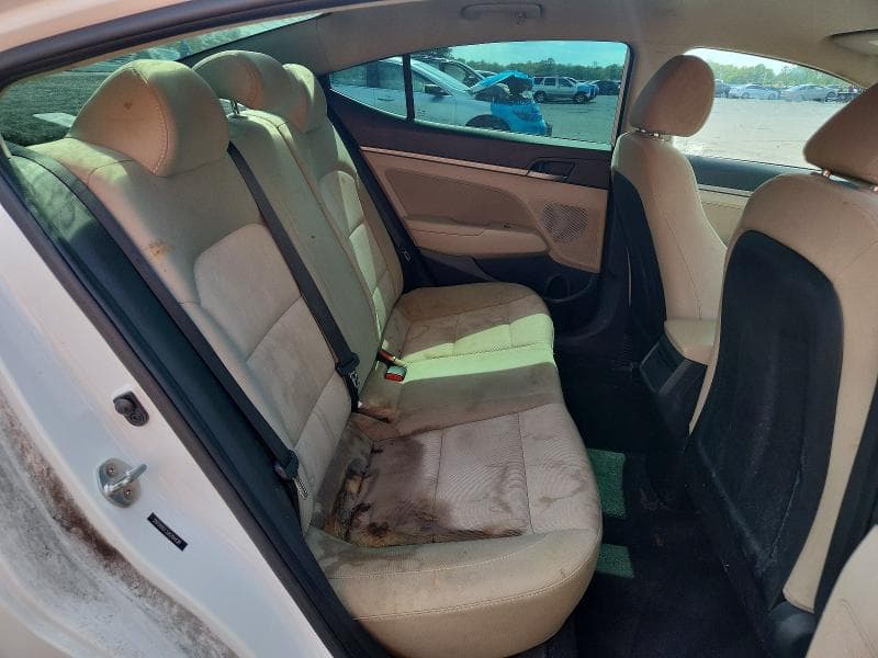 2018 HYUNDAI ELANTRA SEL 10