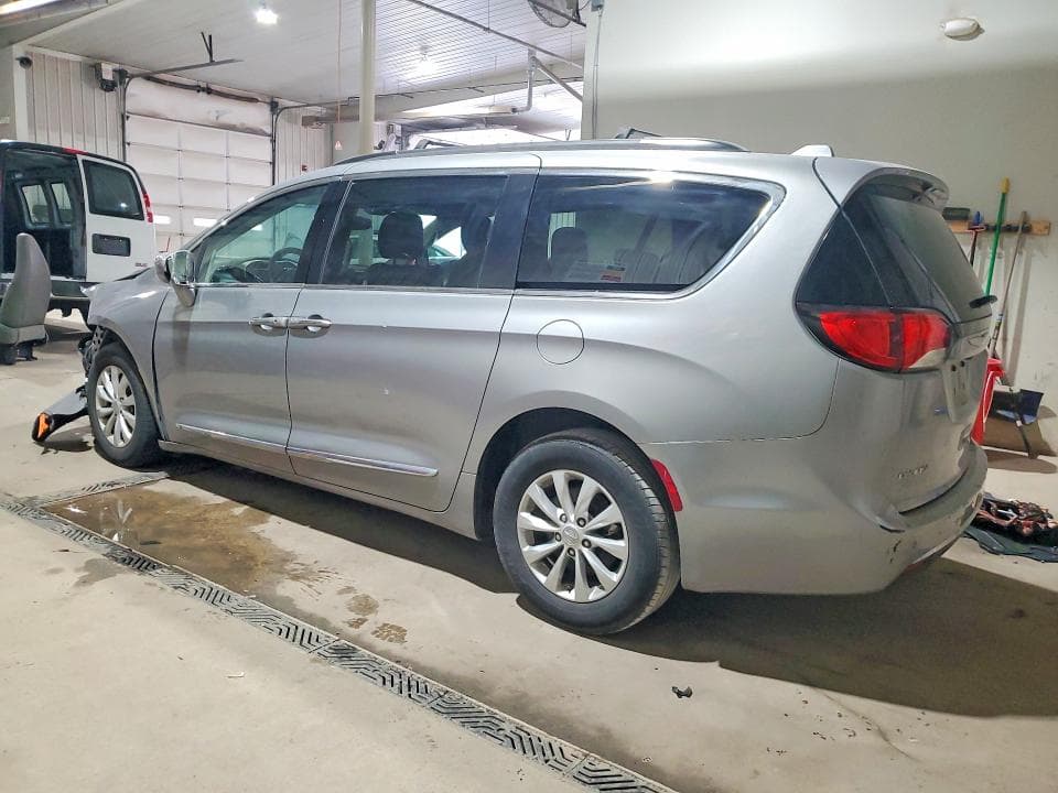 2017 CHRYSLER PACIFICA TOURING L 2