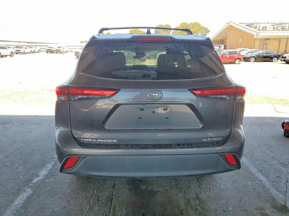 2020 TOYOTA HIGHLANDER XLE 6