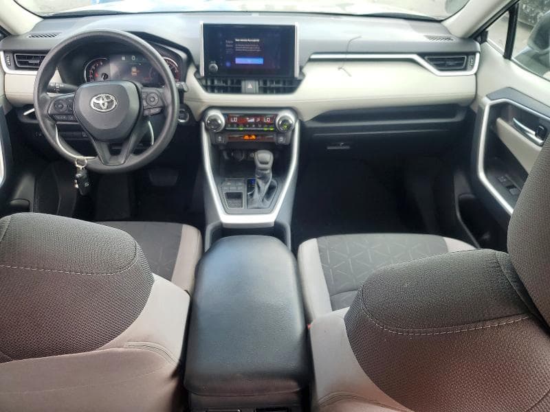 2023 TOYOTA RAV4 XLE 8