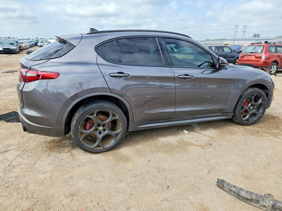 2022 ALFA ROMEO STELVIO TI/TI SPORT 3