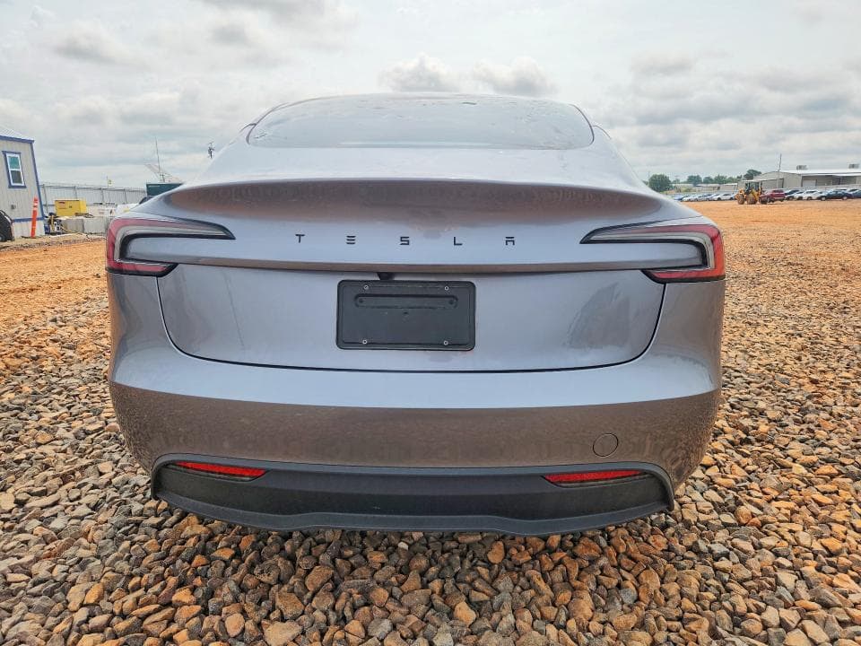 2026 TESLA MODEL 3 6