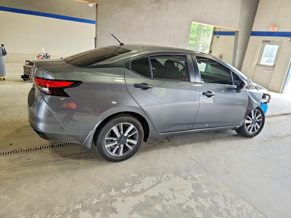 2023 NISSAN VERSA S 3