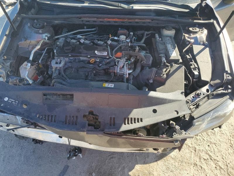 2018 TOYOTA CAMRY SE 11