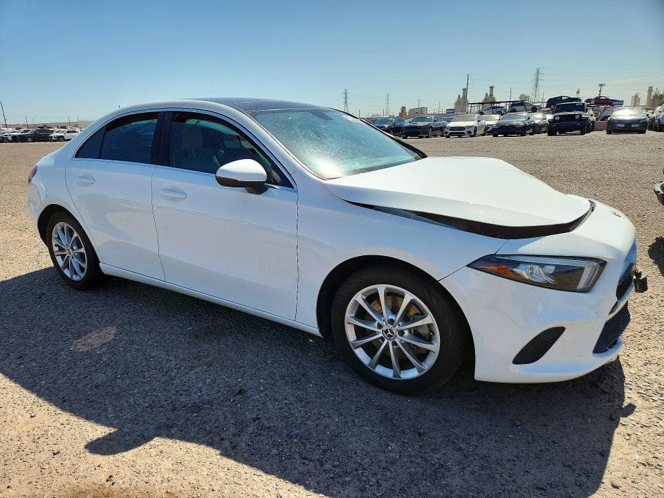 2019 MERCEDES-BENZ A 220 4