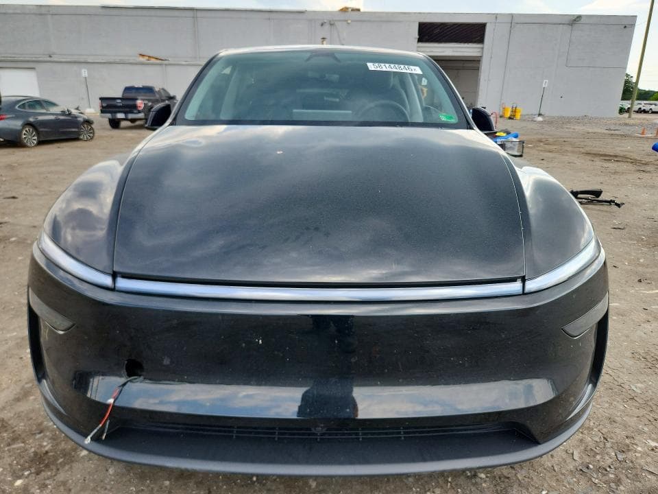 2026 TESLA MODEL Y 5