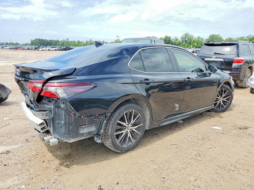 2022 TOYOTA CAMRY SE 3