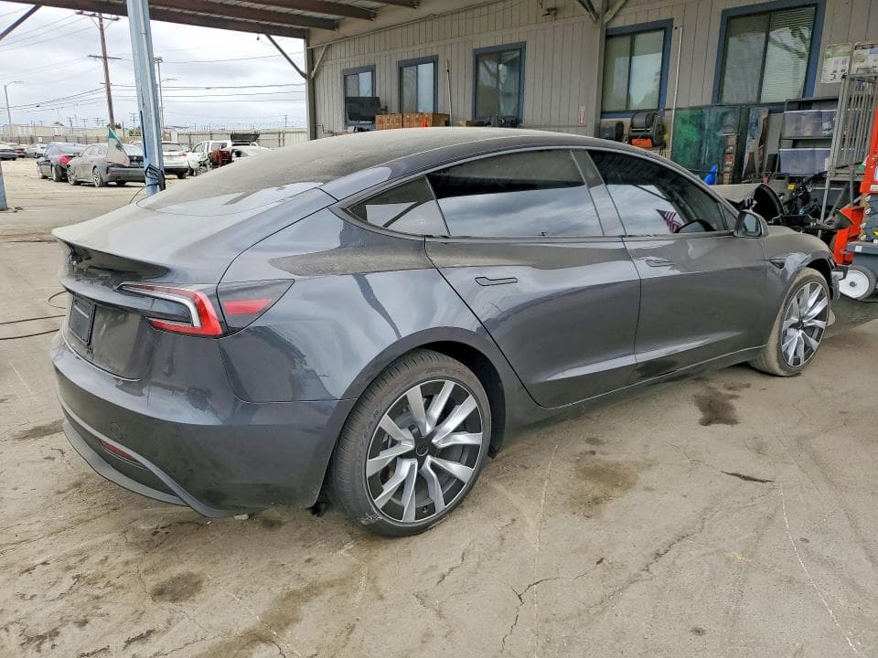 2026 TESLA MODEL 3 3