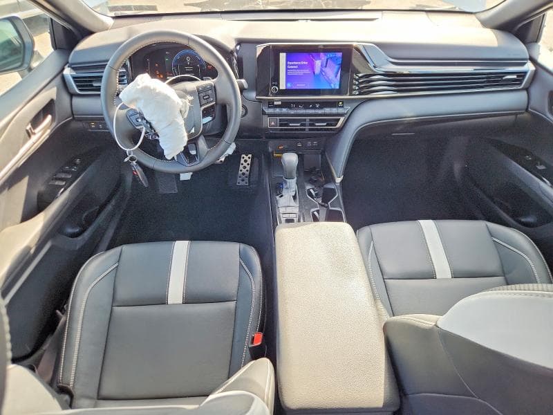 2025 TOYOTA CAMRY SE 8