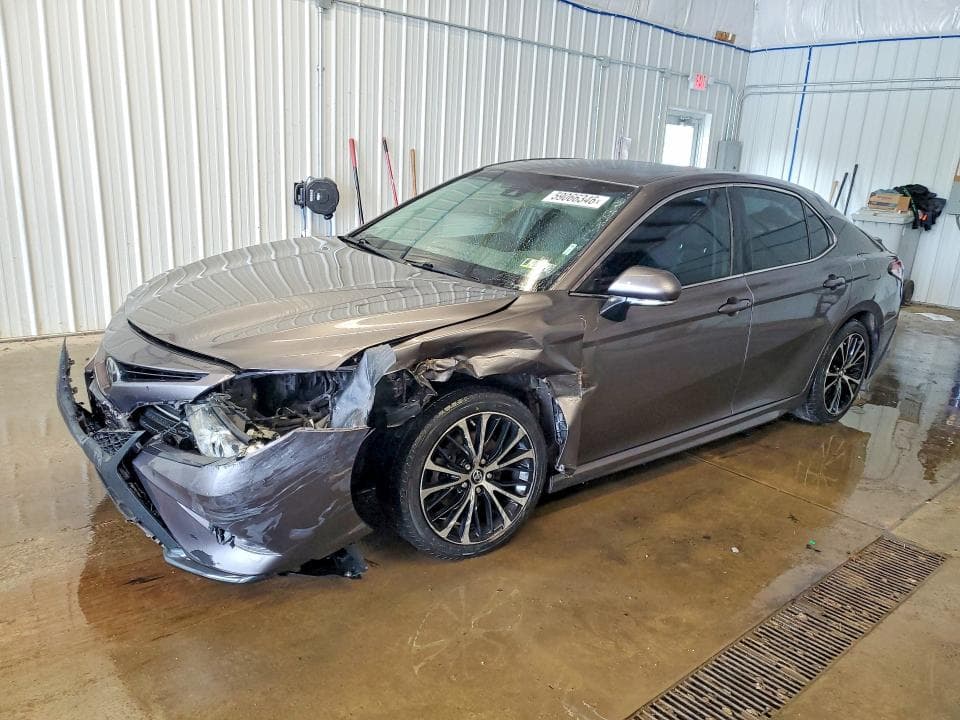 2018 TOYOTA CAMRY SE - 1