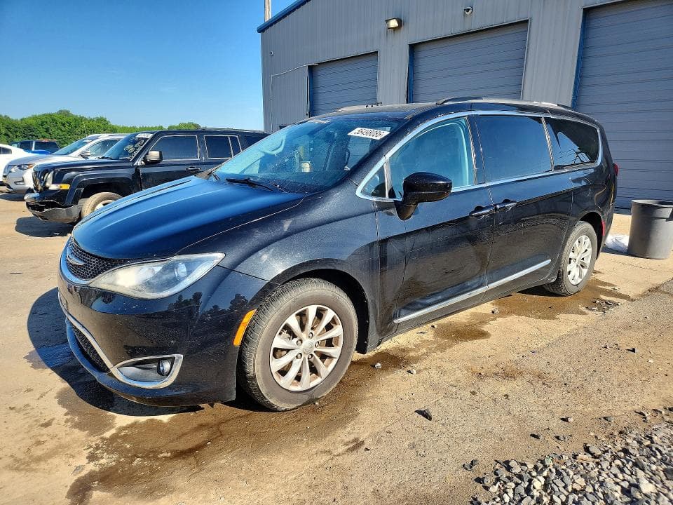 2017 CHRYSLER PACIFICA - 1