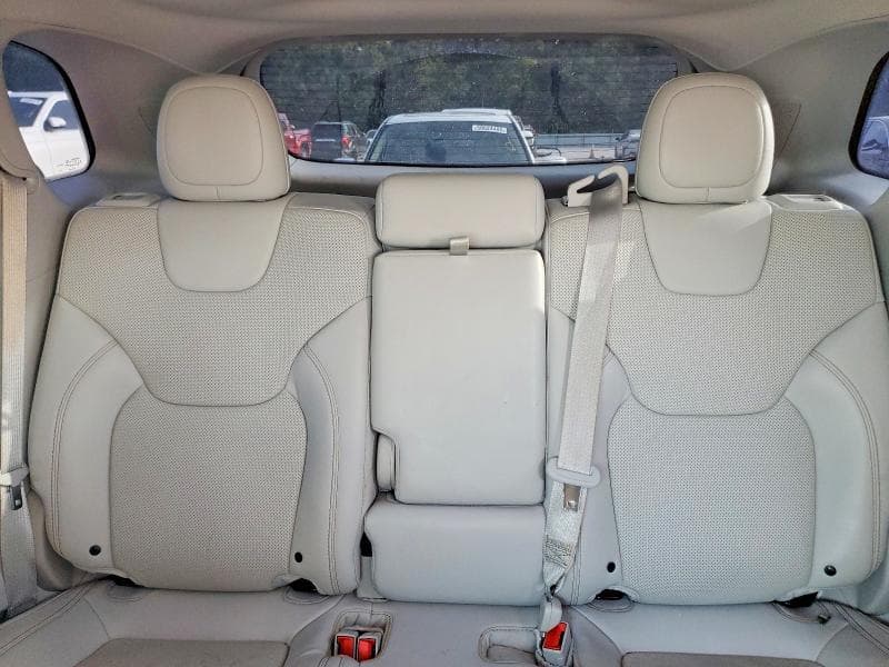 2019 JEEP CHEROKEE LIMITED 10