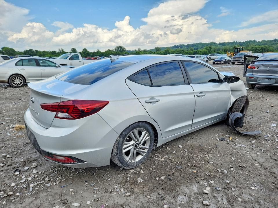 2020 HYUNDAI ELANTRA SEL 3