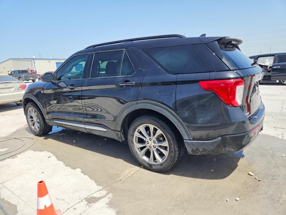 2022 FORD EXPLORER XLT 2