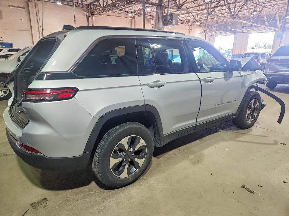 2025 JEEP GRAND CHEROKEE 4XE 3