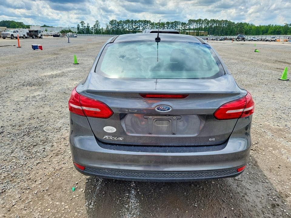 2017 FORD FOCUS SE 6