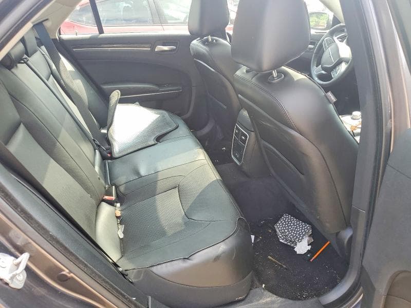 2018 CHRYSLER 300 10
