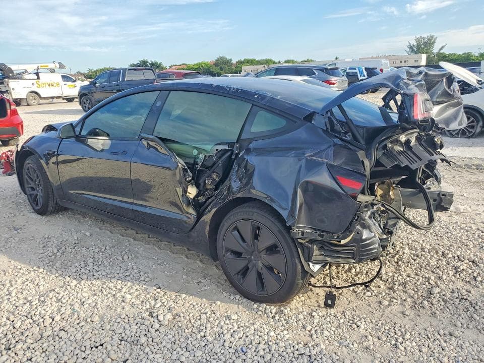 2025 TESLA MODEL 3 2