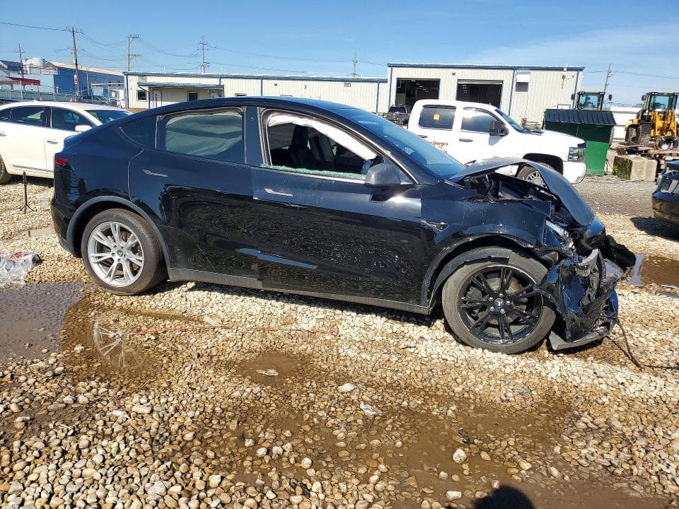2022 TESLA MODEL Y 4