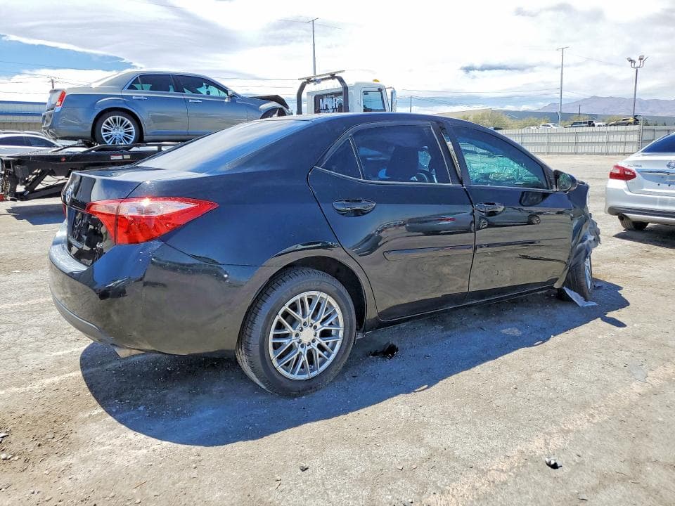 2017 TOYOTA COROLLA LE 3