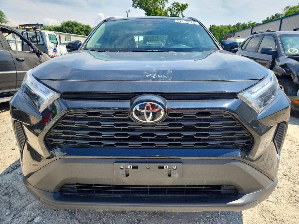 2025 TOYOTA RAV4 XLE 5