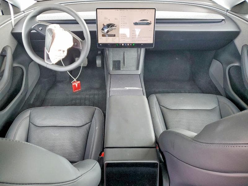 2025 TESLA MODEL 3 8