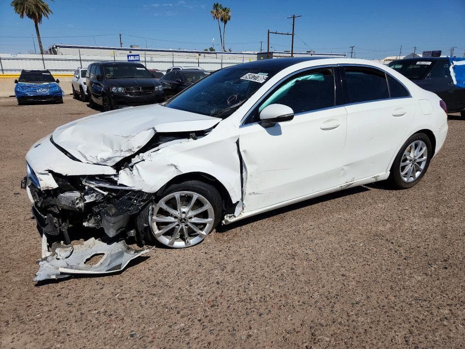 2019 MERCEDES-BENZ A 220 - 1