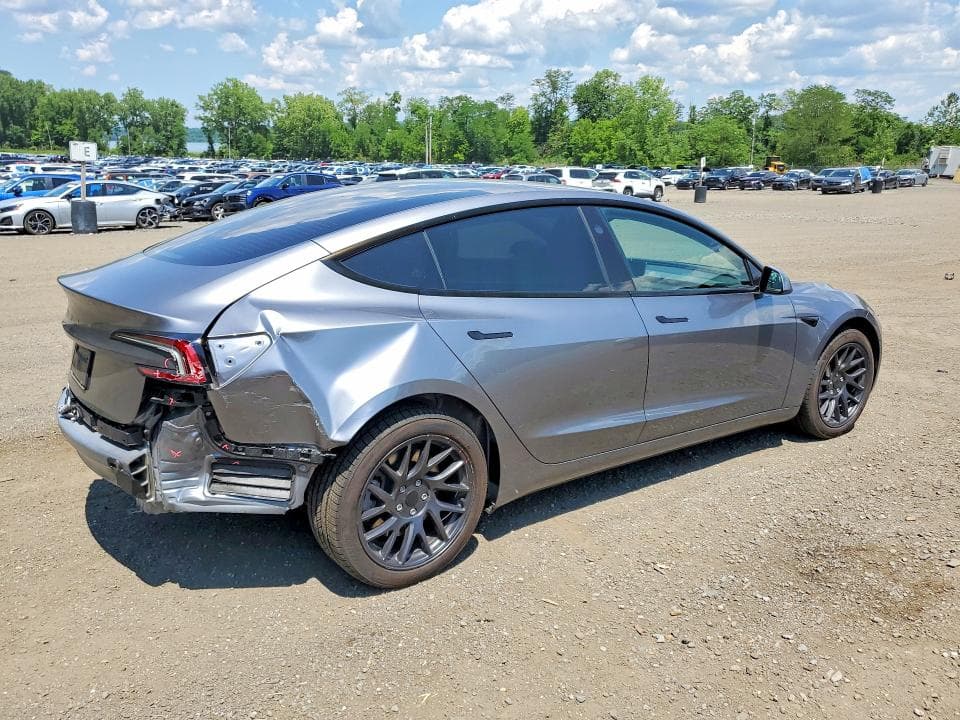 2025 TESLA MODEL 3 3