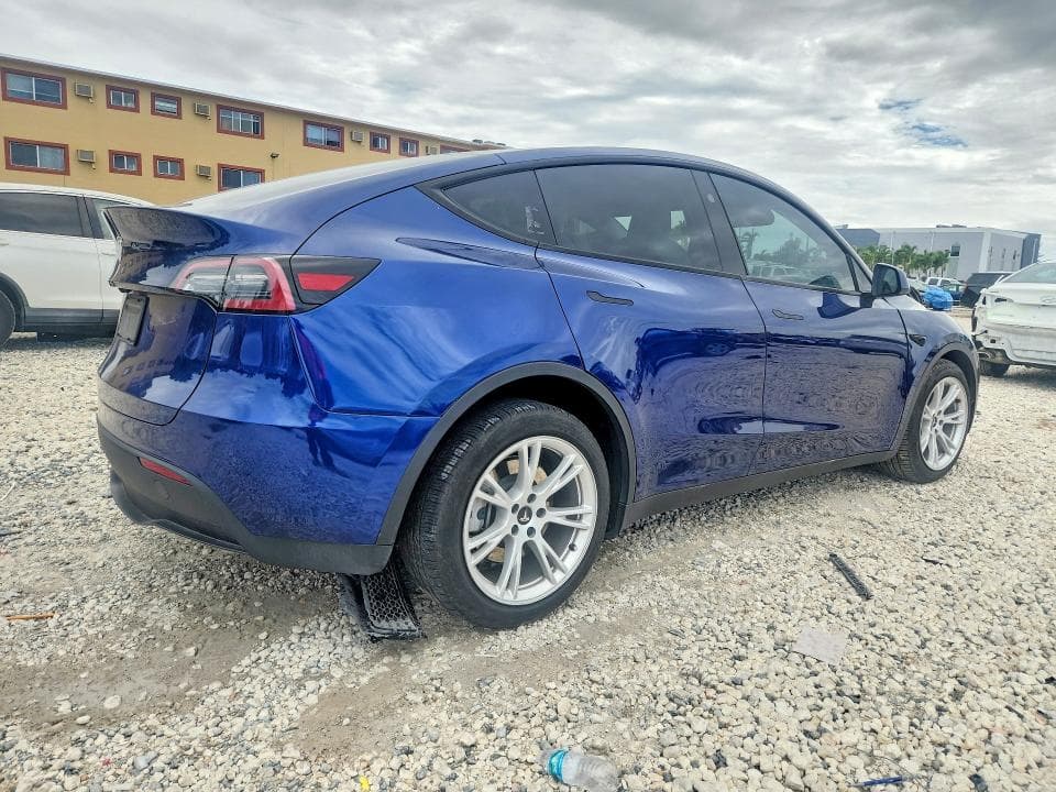 2023 TESLA MODEL Y 3