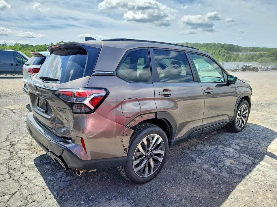 2025 SUBARU FORESTER TOURING 3