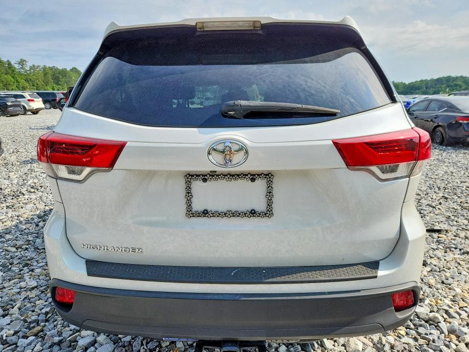 2018 TOYOTA HIGHLANDER LE 6