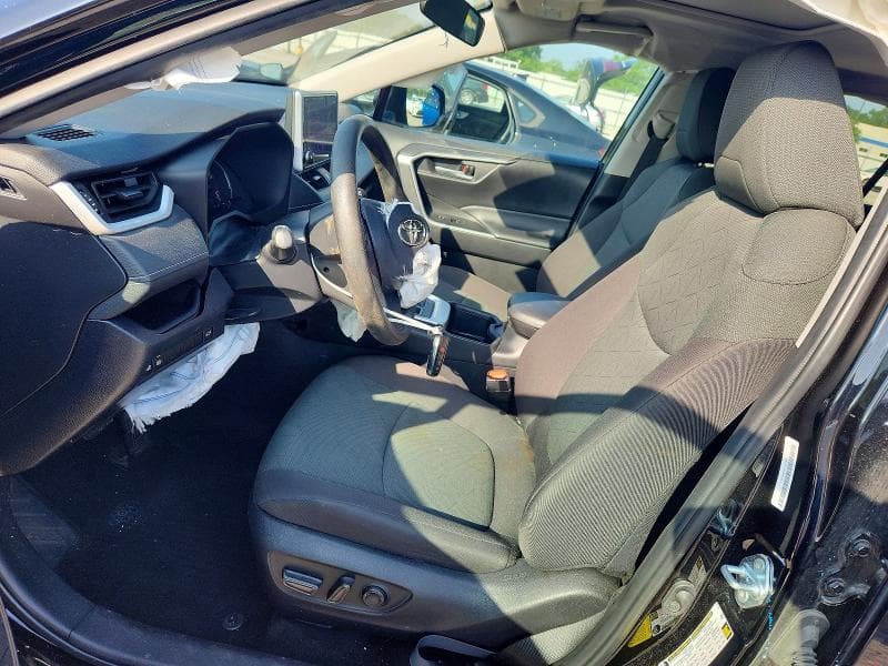2024 TOYOTA RAV4 XLE 7