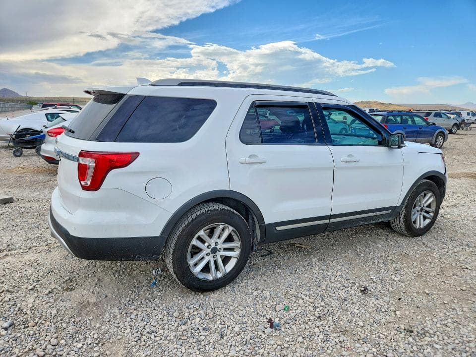 2017 FORD EXPLORER XLT 3